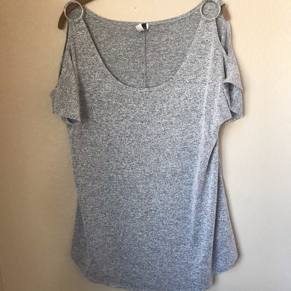 Divided By Zero H&M cold shoulder 1X Top